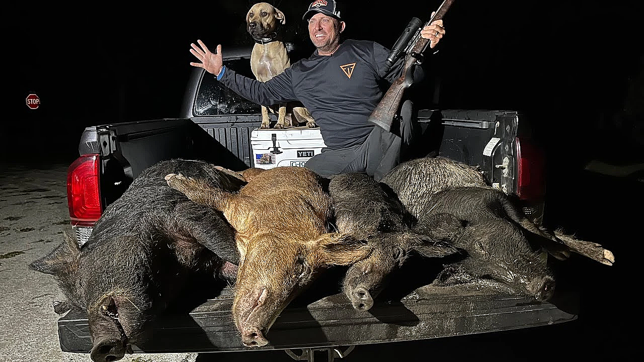 Wild Hog Hunting For Hurricane Victims! Free Bar-b-q For Everybody!!!!